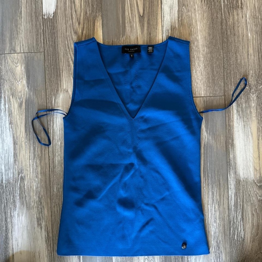 Blue slim fit v neck sleeveless knit top Ted baker size 3 or size Large